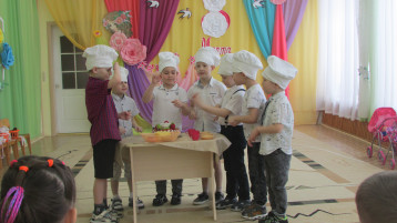 Праздники, посвящённые 8 Марта Праздники, посвящённые 8 Марта.